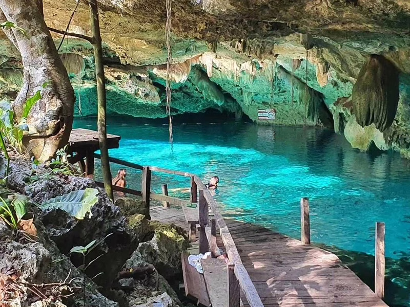Cenote dos ojos 