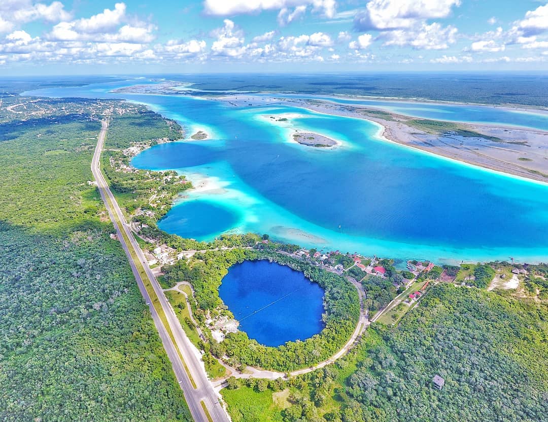 Bacalar - Beautiful Cenote Azul