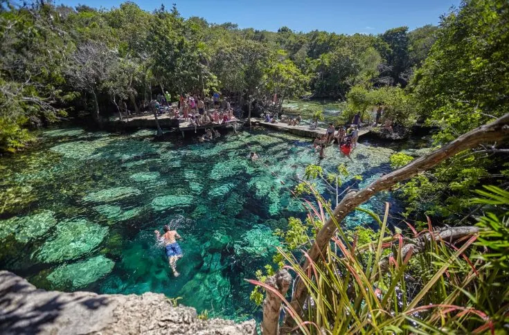 Cenote azul